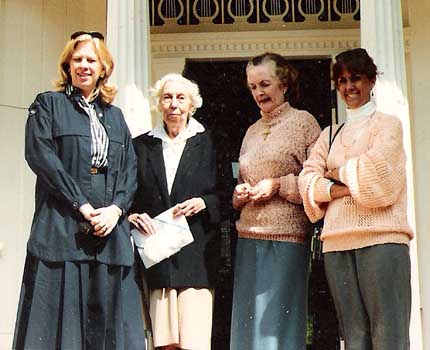 Eudora Welty at Waverly mansion, 1988. Donna Snow and Nancy Hargrove stand to Welty's left. Photos courtesy of Nancy Hargrove.